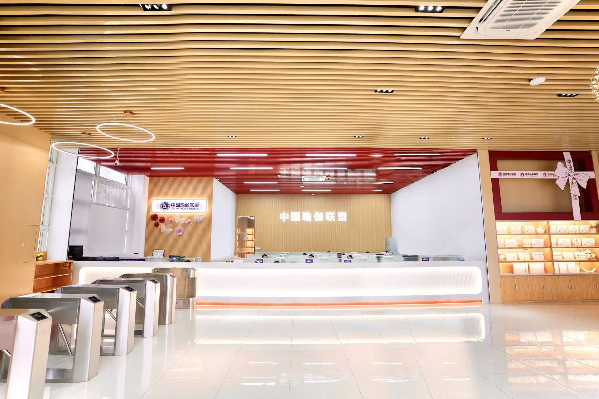 环球港校区门1头.jpg